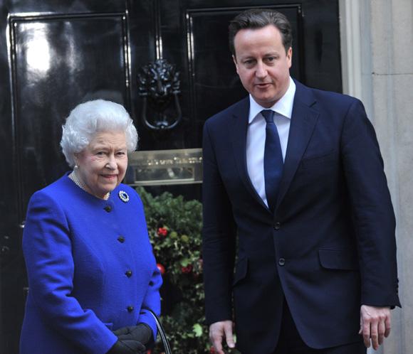 Isabel II llega a Downing Street para asistir por primera vez a una reunión de gabinete