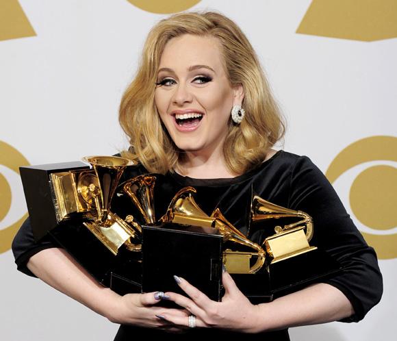 Adele reina por segundo año consecutivo las ventas mundiales de discos