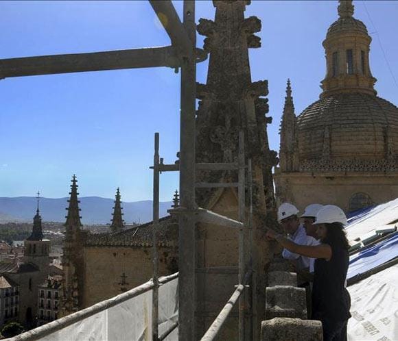 La catedral de Segovia, última del gótico en España, renueva sus cubiertas