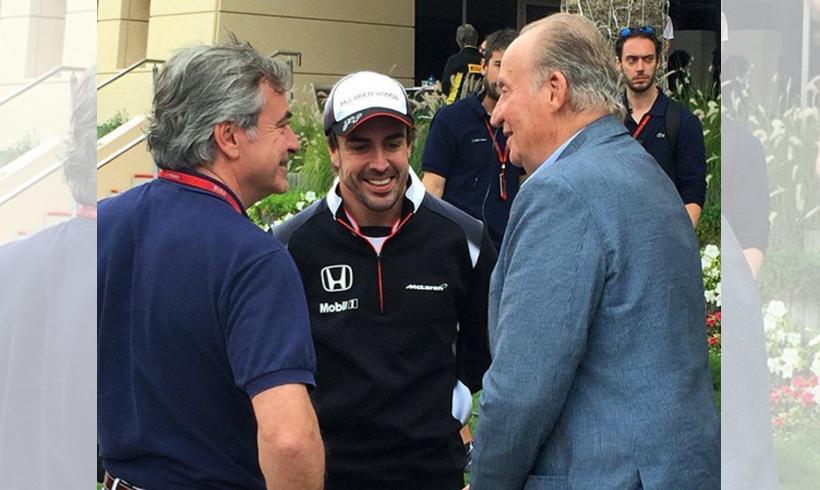 El rey Juan Carlos apoya a Fernando Alonso en Bahréin