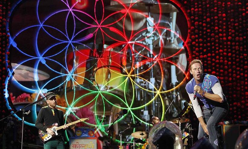 La gran fiesta de ‘Coldplay’ llena de color Barcelona