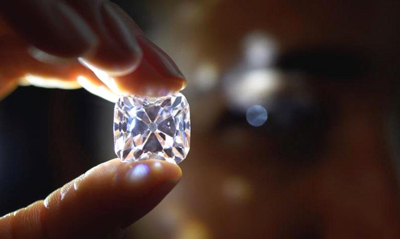 Subastado el mayor diamante incoloro y sin fisuras por casi 30 millones de euros