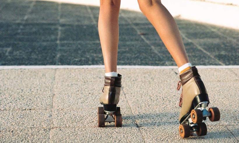 Patinaje, el nuevo deporte favorito de la moda (y la mejor opción si no te gusta correr)