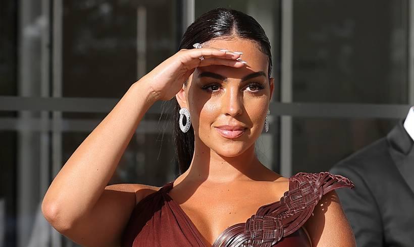 Georgina Rodríguez se convierte en una 'sirena' en su posado más sexy tras deslumbrar en Cannes