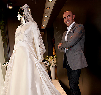 Manuel Mota presenta sus tres vestidos de princesa para Kate Middleton