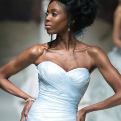 YolanCris desvela las primeras tendencias de novia para 2015 en la pasarela de Londres