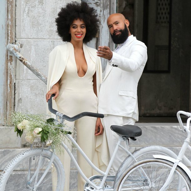 Solange Knowles, una espectacular novia con capa y pantalones