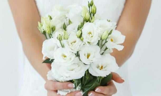 blanco, blanco, blanco: pasteles y ramos de novia en 'all white'