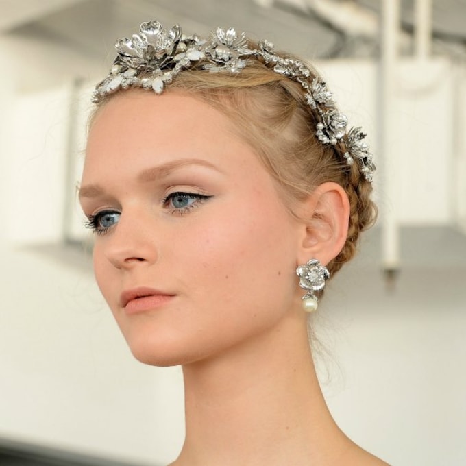 Inspiración: Los 'beauty looks', peinados y joyas que hemos visto en la New York Bridal Week