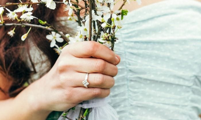 Anillos de compromiso con mucha historia