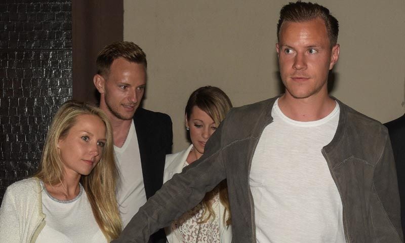 traje ter stegen niño