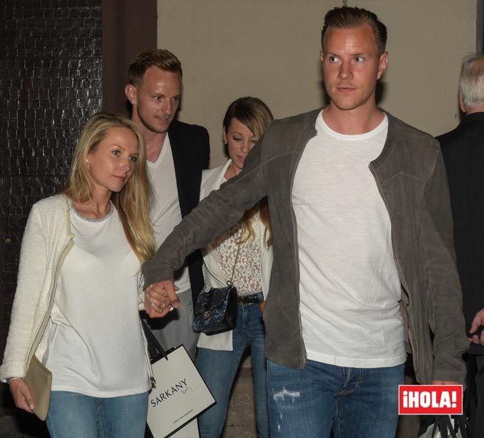 ter stegen, portero del barça, protagonista de una discreta boda en