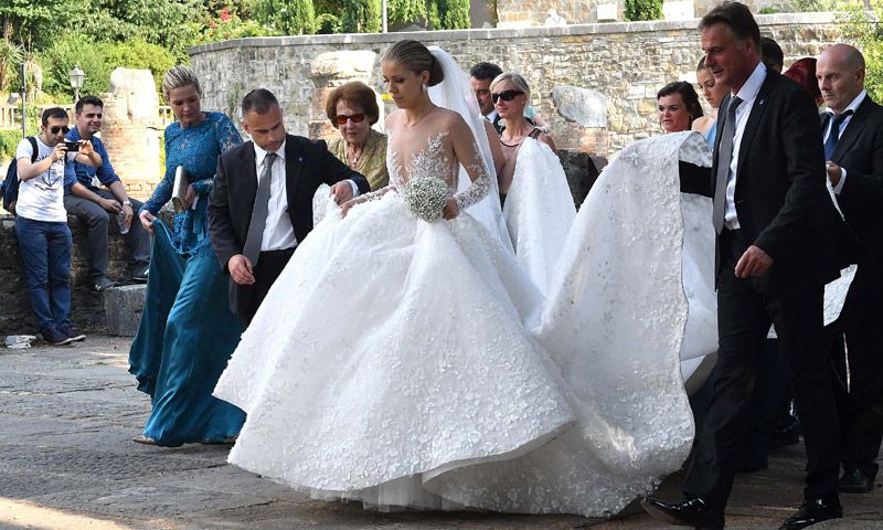 La heredera del imperio Swarovski se casa con un impresionante vestido de  casi 800.000 euros