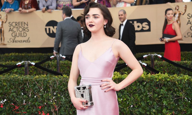 Un vestido lencero es todo lo que necesitas para salvar tus 'looks' de invitada