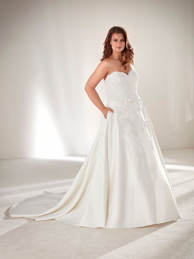 pronovias curvy