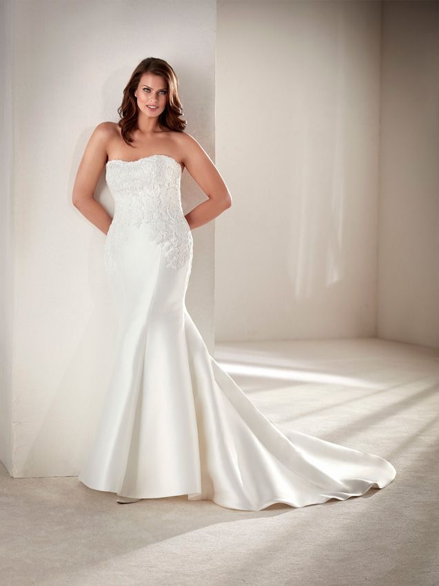 pronovias curvy
