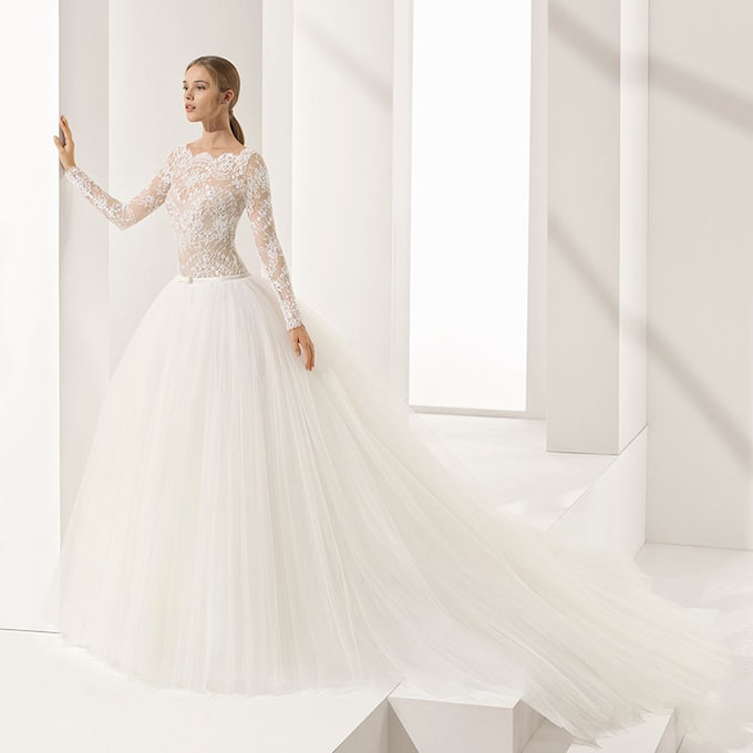 Volumen XL: El vestido con que siempre has soñado está en la colección 2018 de Rosa Clará