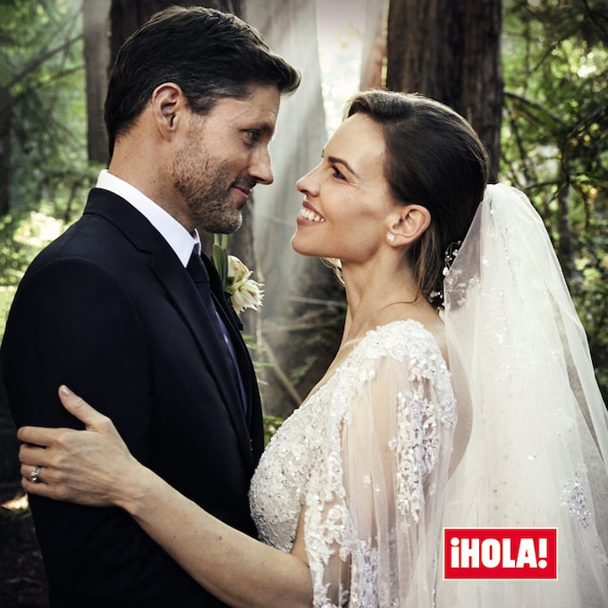 Fotografías y entrevista EXCLUSIVA en ¡HOLA!: la boda de cuento de Hilary Swank
