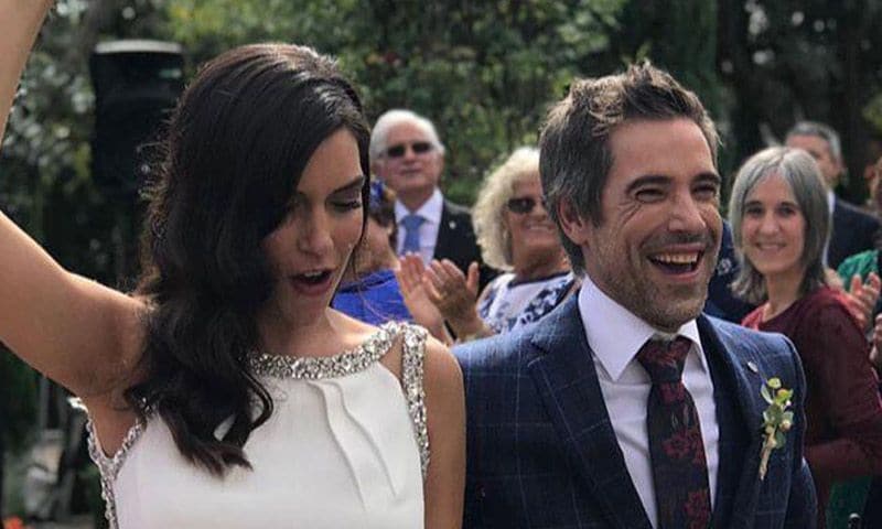 La original boda de Unax Ugalde y Neus Cerdà con Asier Etxeandía como maestro de ceremonias