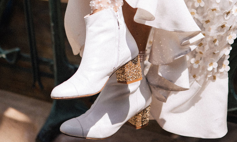 ¿Blancos o metalizados? 10 botines básicos para novias rockeras