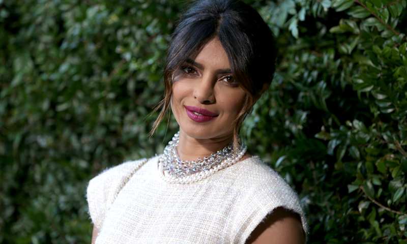 ¡Hagan sus apuestas! Los diseñadores indios que podrían vestir de novia a Priyanka Chopra