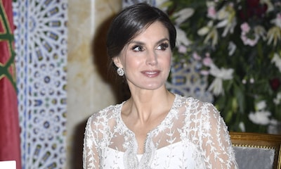 El último look de gala de la reina Letizia inspira a las novias de entretiempo
