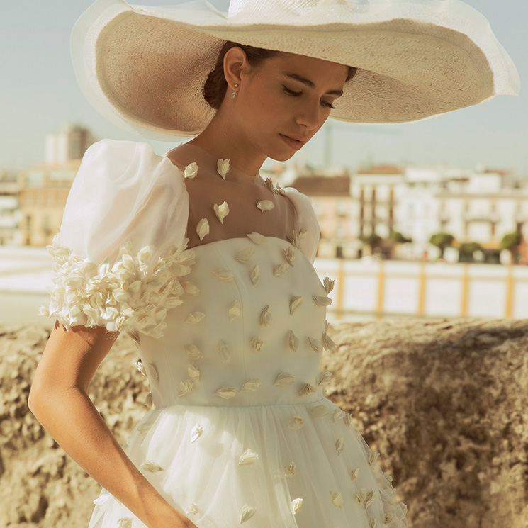 Las novias más estilosas dicen 'sí, quiero' a los sombreros y las pamelas