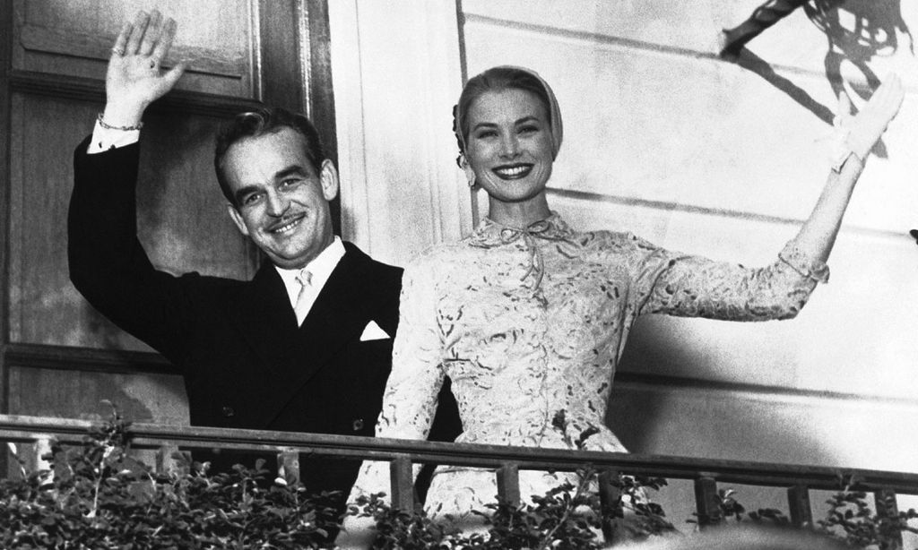 El vestido de novia de Carlota Casiraghi, un homenaje 'rock' a su abuela Grace Kelly