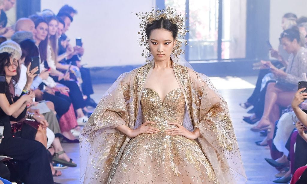 mercenario Ordenador portátil Consumir Boda de Elie Saab Jr. y Christina Mourad: el segundo vestido de novia, un  diseño dorado