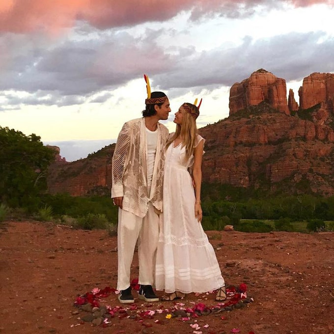 La boda apache de la modelo Petra Nemcova en medio del desierto