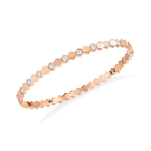 https://www.hola.com/imagenes/novias/20191209155672/joyas-novias-pulseras-sh/0-755-640/pulseras-novias-7a-a.jpg