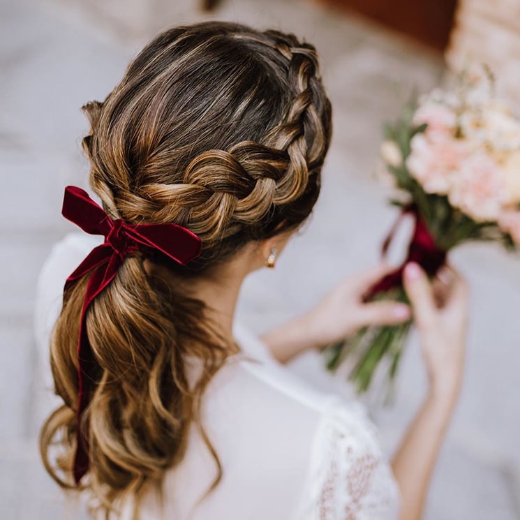 Di 'sí, quiero' a las trenzas, el peinado de las novias más estilosas