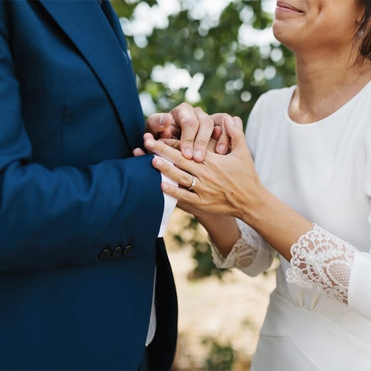 ¿Cambiar la fecha de las alianzas si se aplaza la boda? Las novias responden