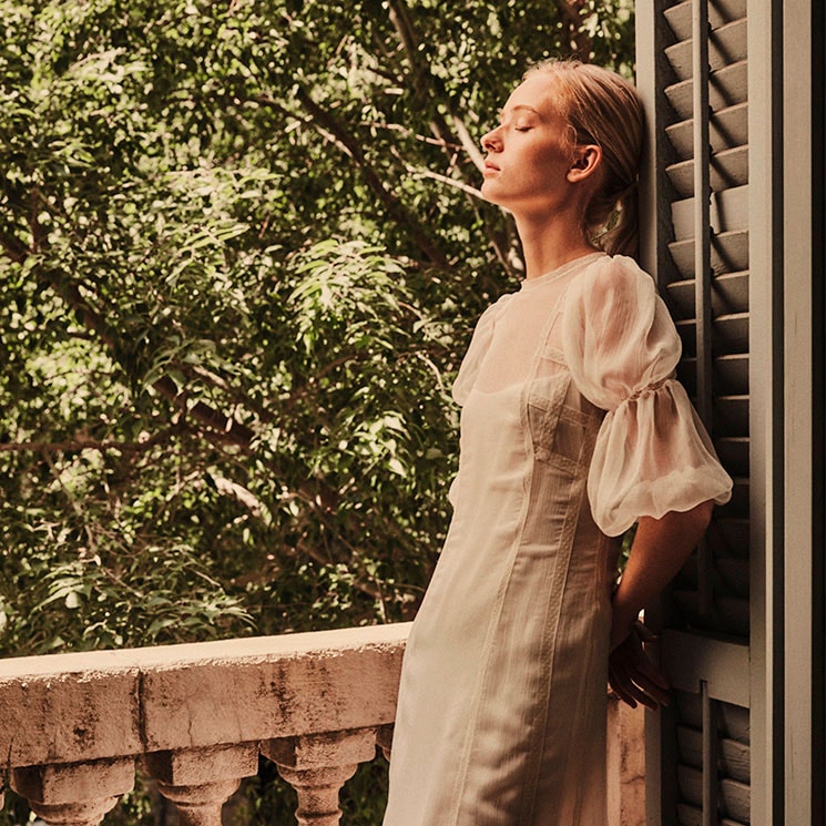 Los vestidos de novia de esta diseñadora harán que te enamores una y otra vez