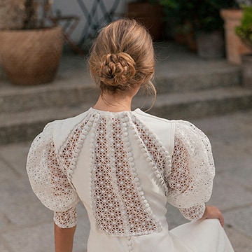 Peinados de boda para vestidos con mangas abullonadas - Foto 1