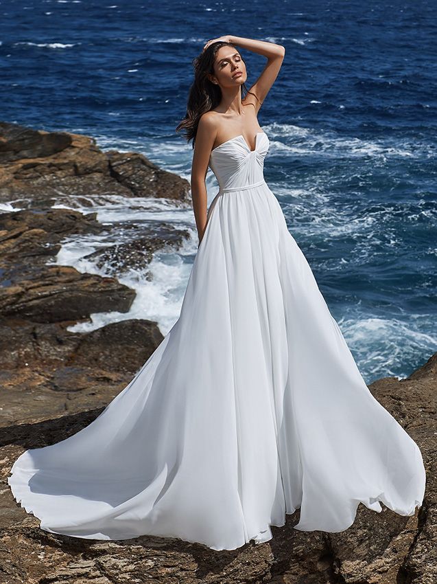 Vestidos de Novia Pronovias: 9 diseños sencillos y muy favorecedores 7