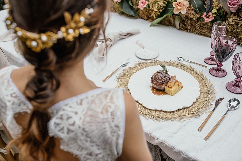 Es la hora de escoger el menú del banquete - Aquí te dejo los súperconsejitos de los 6 caterings más famosos 9