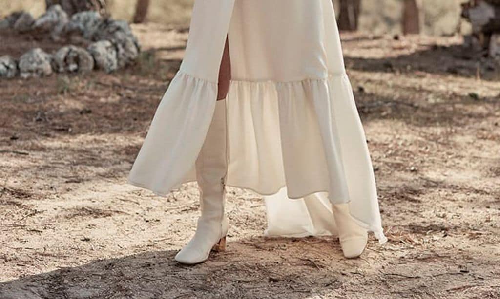 Botas y botines para novias que no quieren zapatos durante la estación más fría