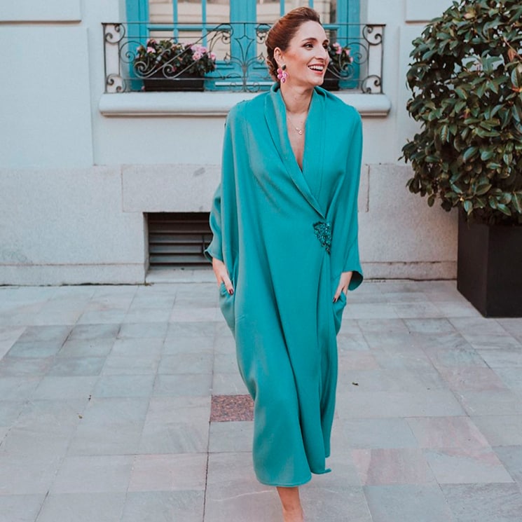 Los vestidos de invitada que salvarán tus looks si estás embarazada