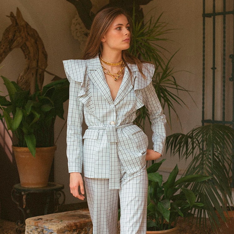 15 looks de invitada perfecta diseñados en Andalucía 