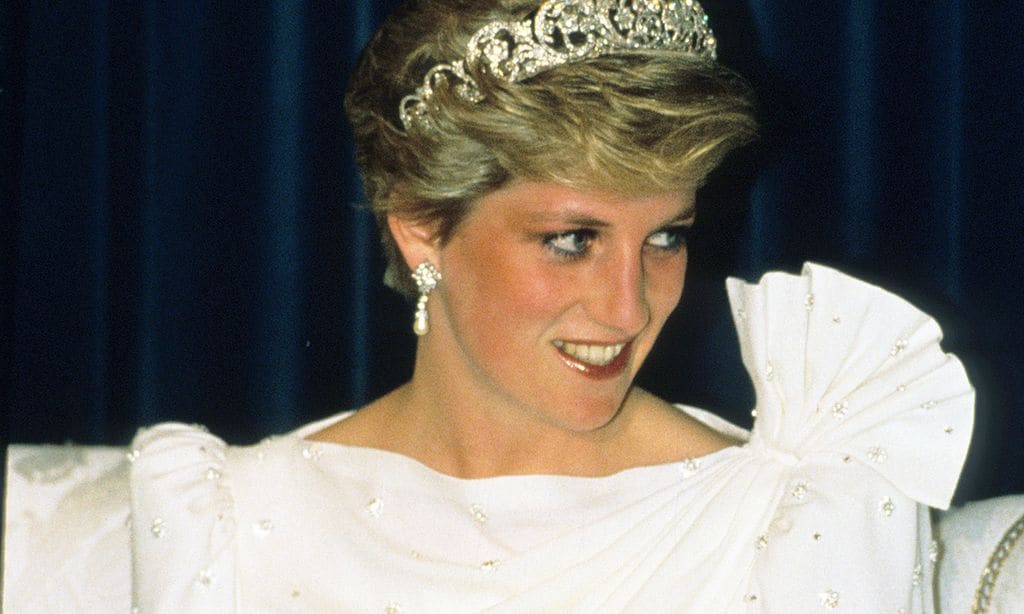 Este inolvidable look de Lady Di hoy inspira a las novias que celebran bodas íntimas