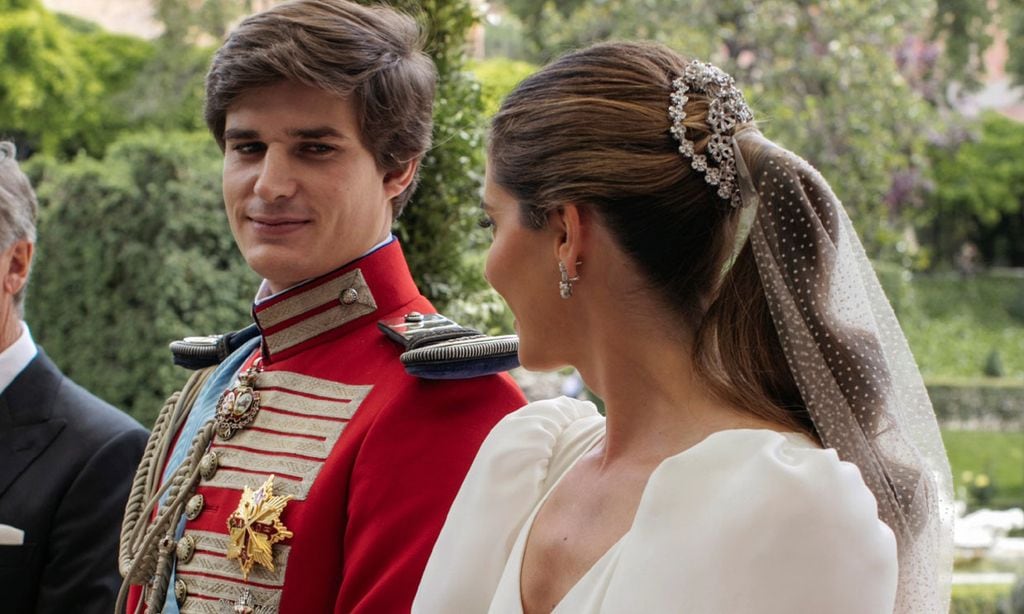 Del velo a las joyas familiares, analizamos los detalles del look de novia de Belén Corsini