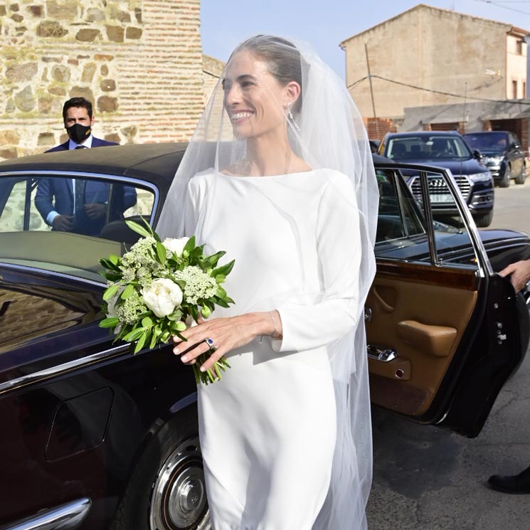 Amelia Millán se casa con el vestido minimalista de las novias más sofisticadas