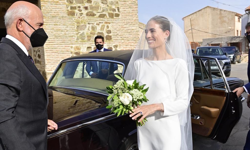 Amelia Millán se casa con el vestido minimalista de las novias más sofisticadas