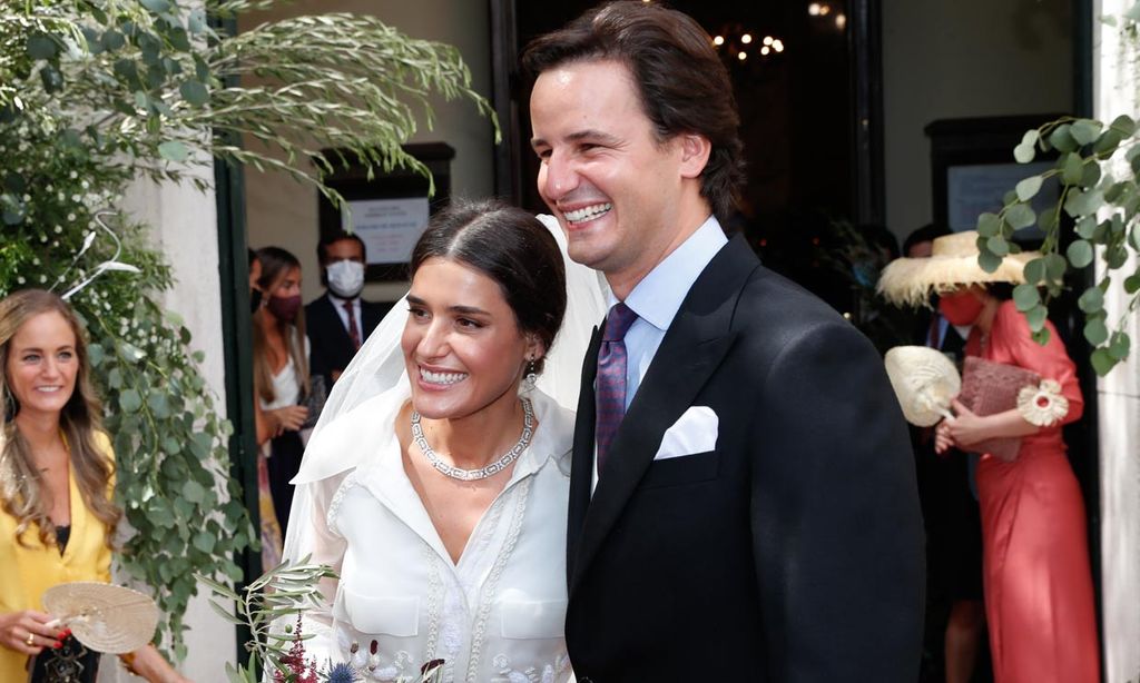 Lucía Martín Alcalde se casa con un vestido camisero de organza y velo en tul ilusión