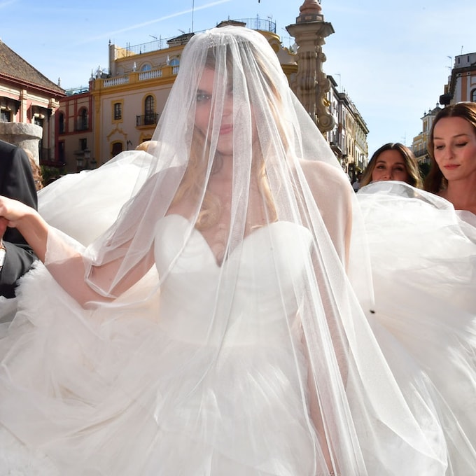 El exuberante vestido de novia de Sophie Karoly en su boda con Francisco de Borbón