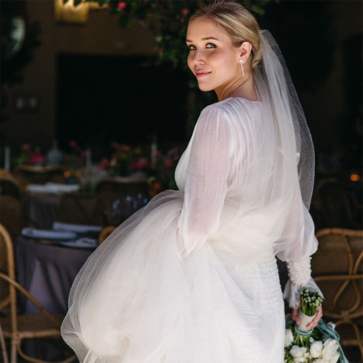 Un vestido vaporoso para Paula, la novia de la boda internacional