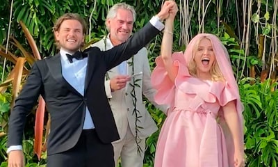 La imponente boda de Laura Brown, en Hawai y vestida de rosa Valentino