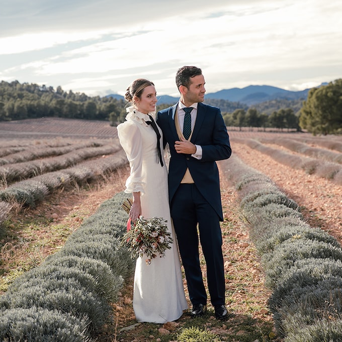 La boda en Albacete de Paloma, la novia del fabuloso look victoriano y los zapatos 'low cost'