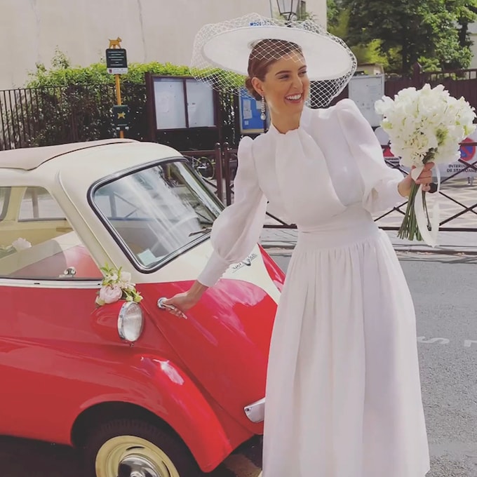 María de la Orden se casa con un vestido 'midi' y pamela 'made in Spain'
